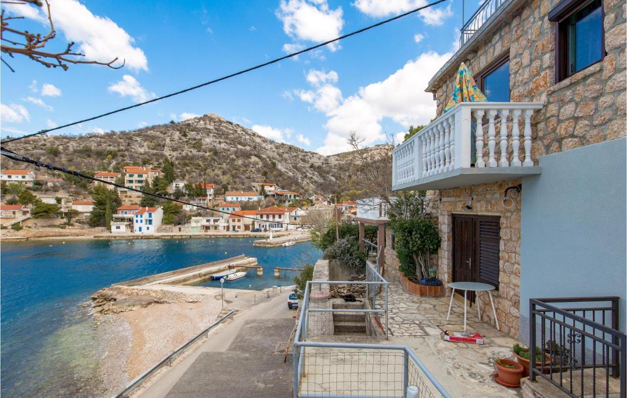 Cozy Apartment In Starigrad With House Sea View Luaran gambar